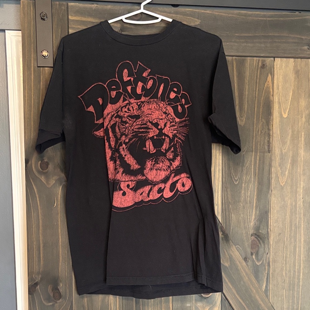 Deftones vintage Sacto Tiger Graphic Band Tee